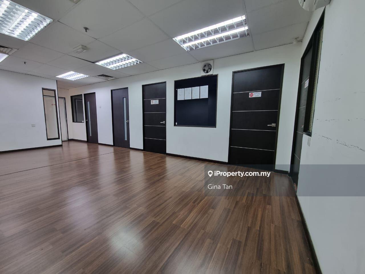 Renovated with good condition office lot unit