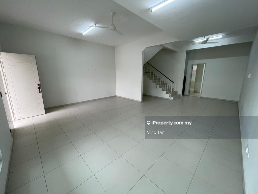 A brand new terrace at Desa Bertam, opposite Tanjung Minyak
