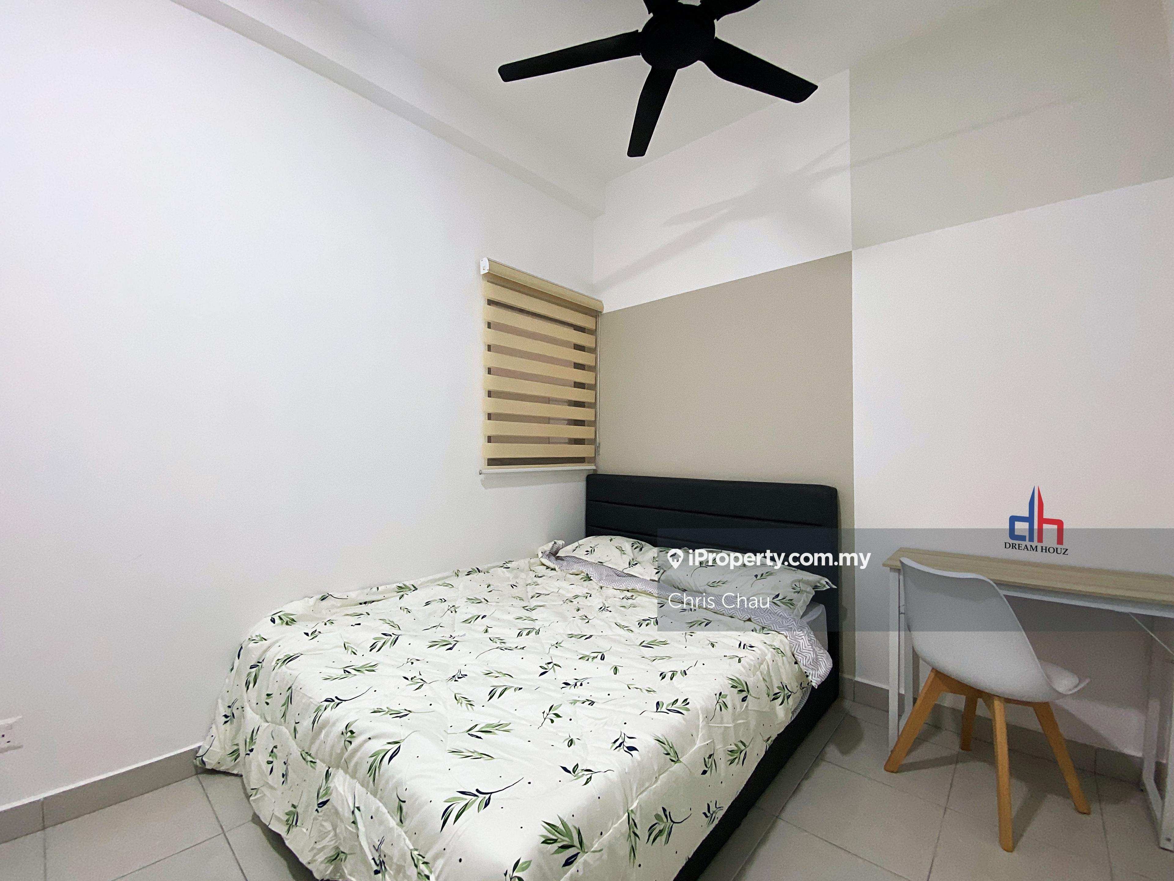 Middle Room for Rent