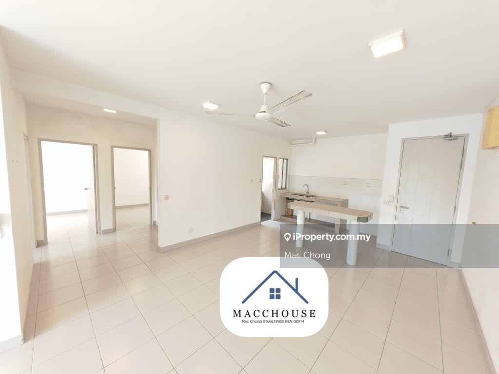 Well Kept Property with Aircond & Kitchen Table Top