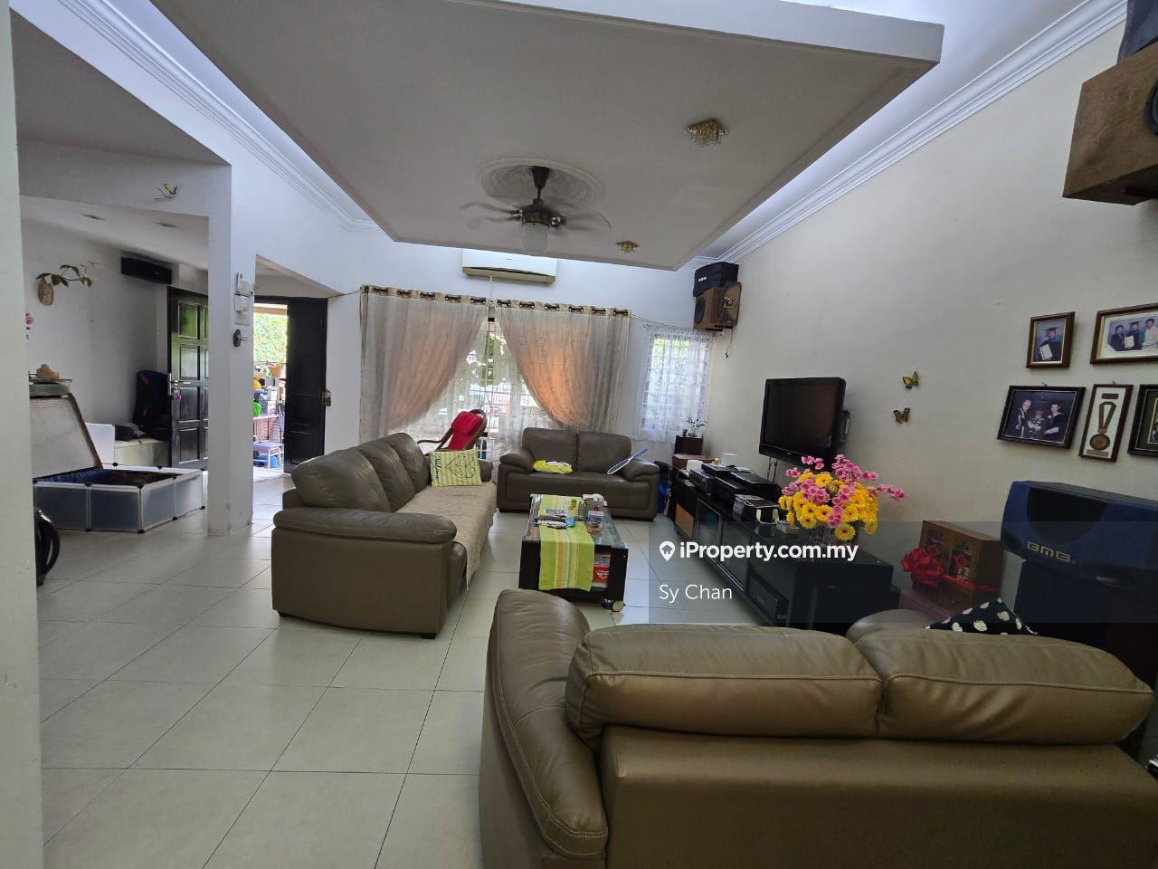 Puchong Bandar Puteri 11 - 2.5 sty Renovated Terrace House for Sale
