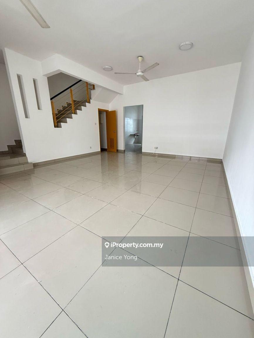 Very Good Condition,Convenient Location