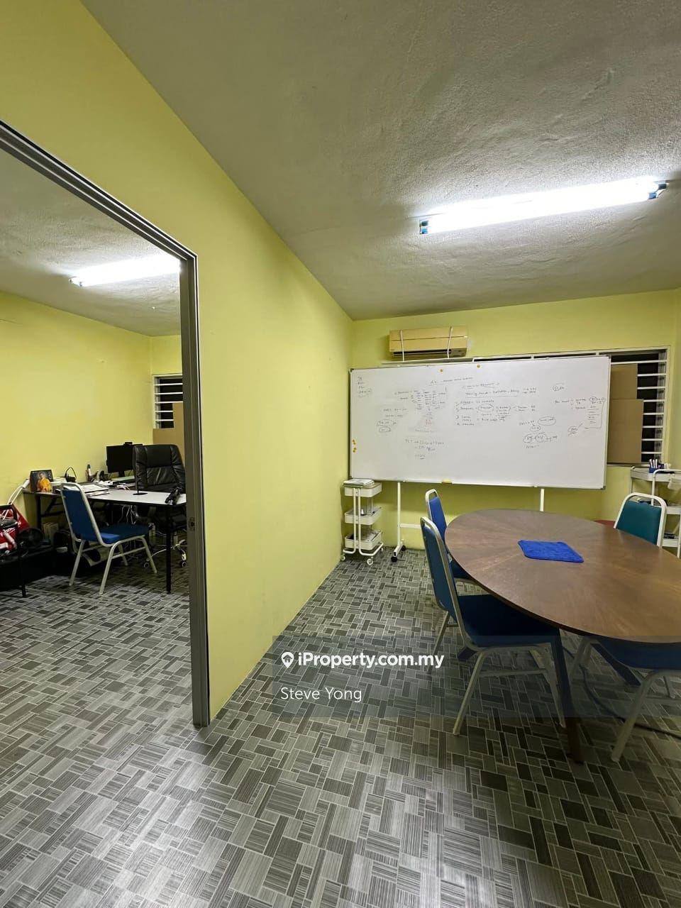 3sty House at Taman Daya @ Kepong For Sale