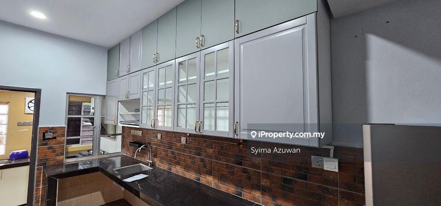 Renovated unit with 5 Bedrooms Denai Alam 