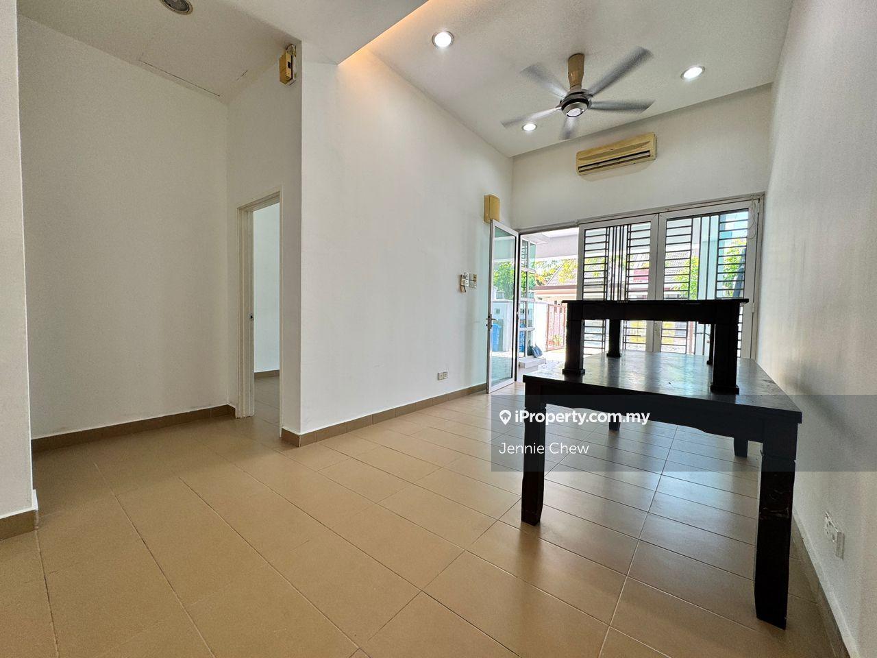Good condition Setia alam 1sty house non flood extended newly paint