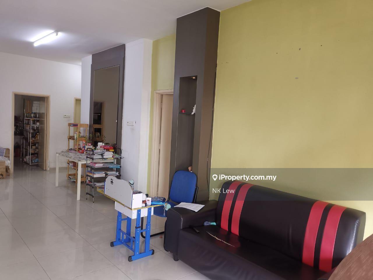 East lake condo 3room 2bath1430sq fully furnished with Extra Garden