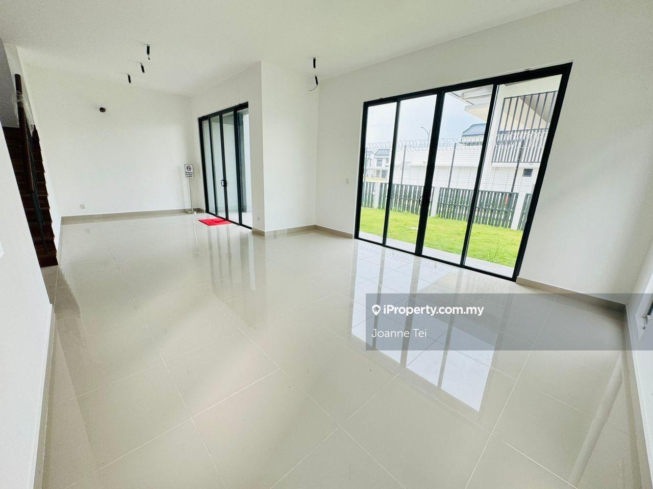 Semi-D house for Sale