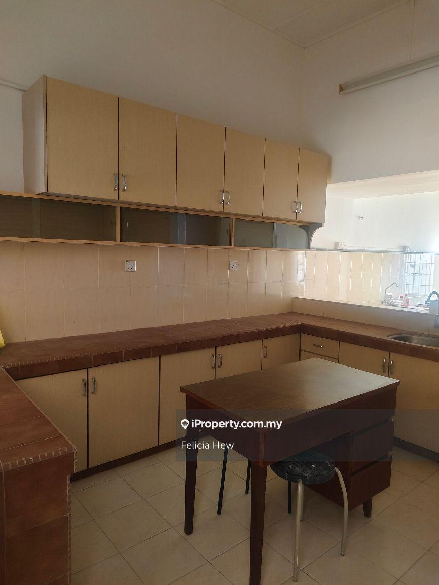 Landed house to let 