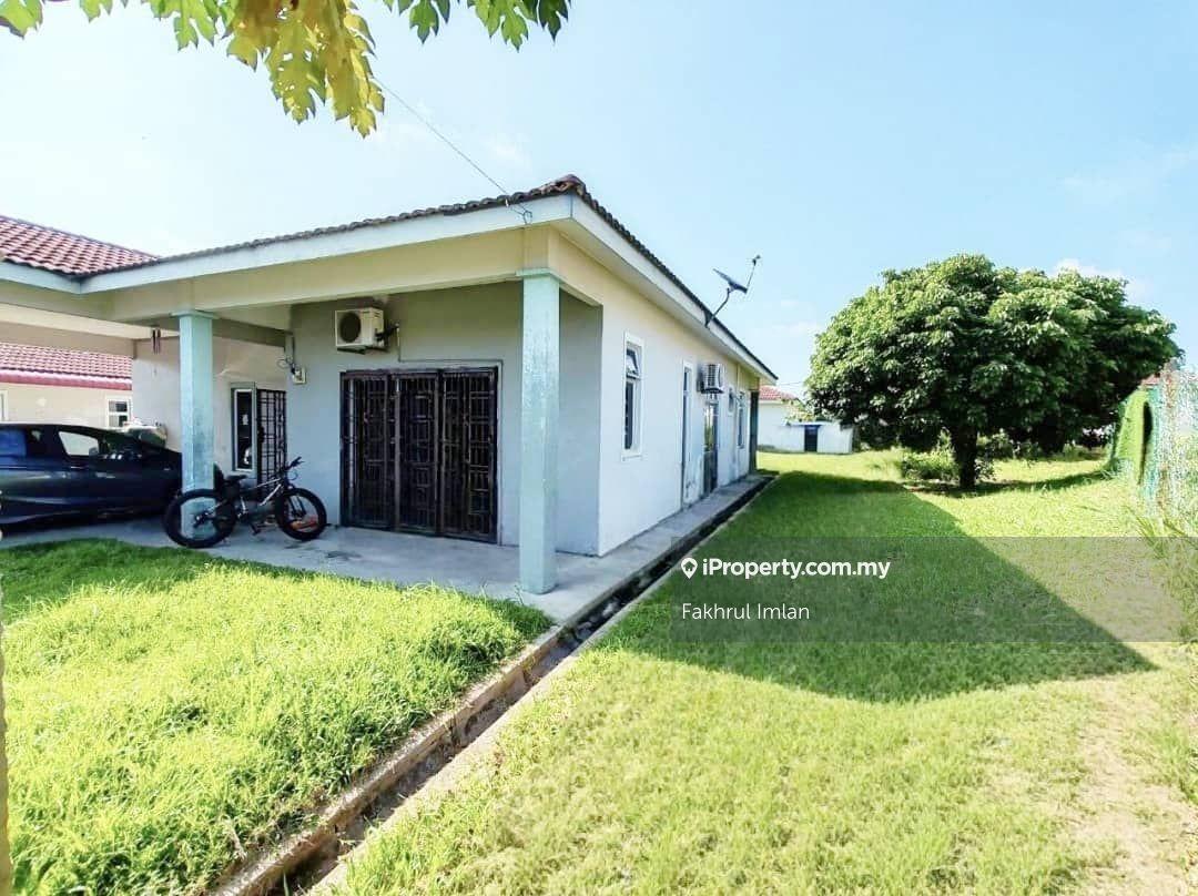 Banglo Kopketa @ Taman Seri Impian, Kluang