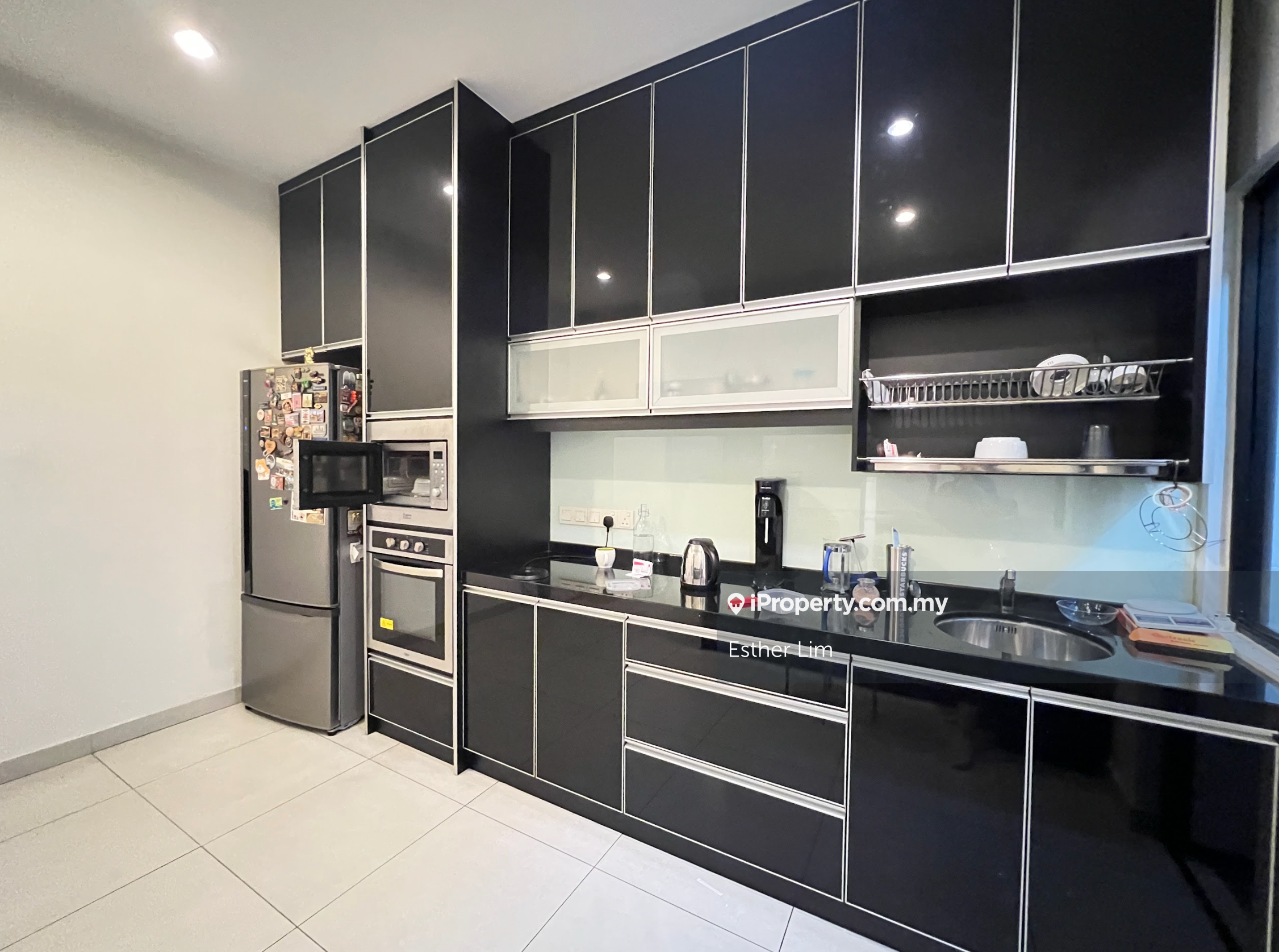 Move-In Ready & Renovated Parkville Ground Floor Townhouse for Sale 
