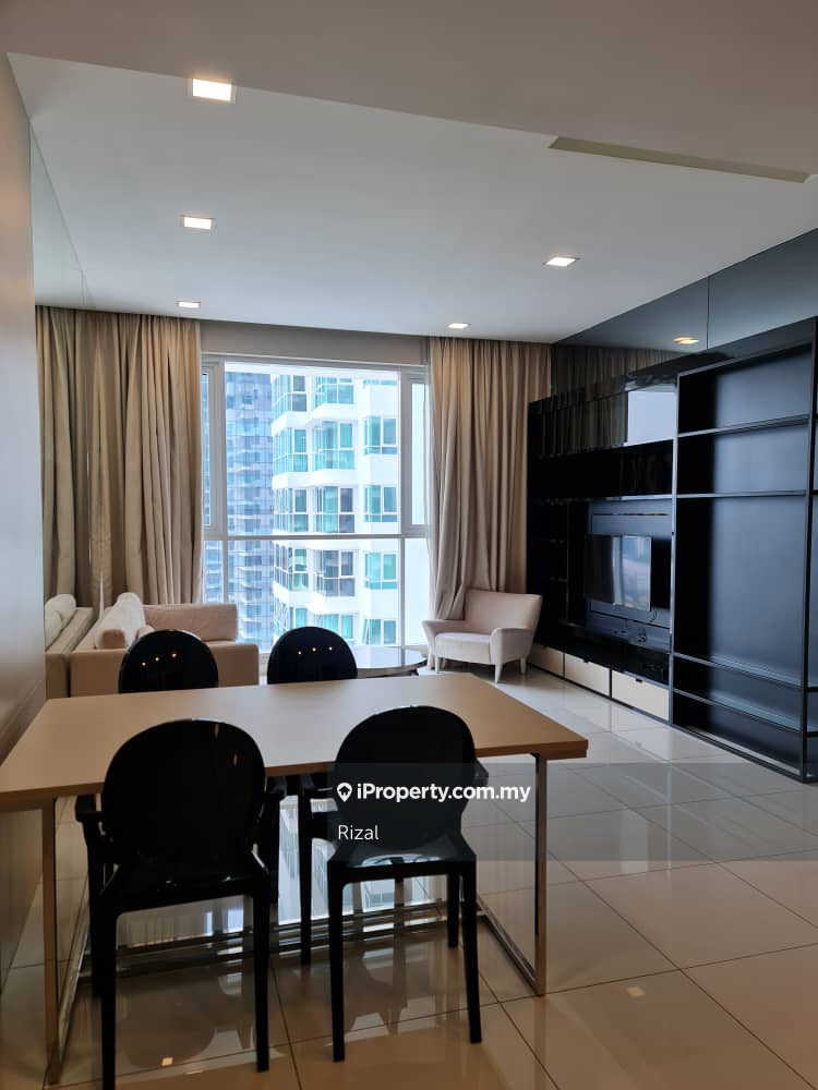 Beautiful Unit Uptown Residence