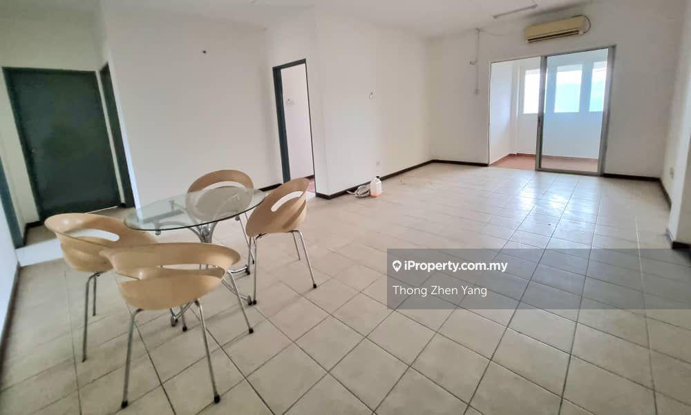 3 Bedroom condo for sale at Paradesa Tropica