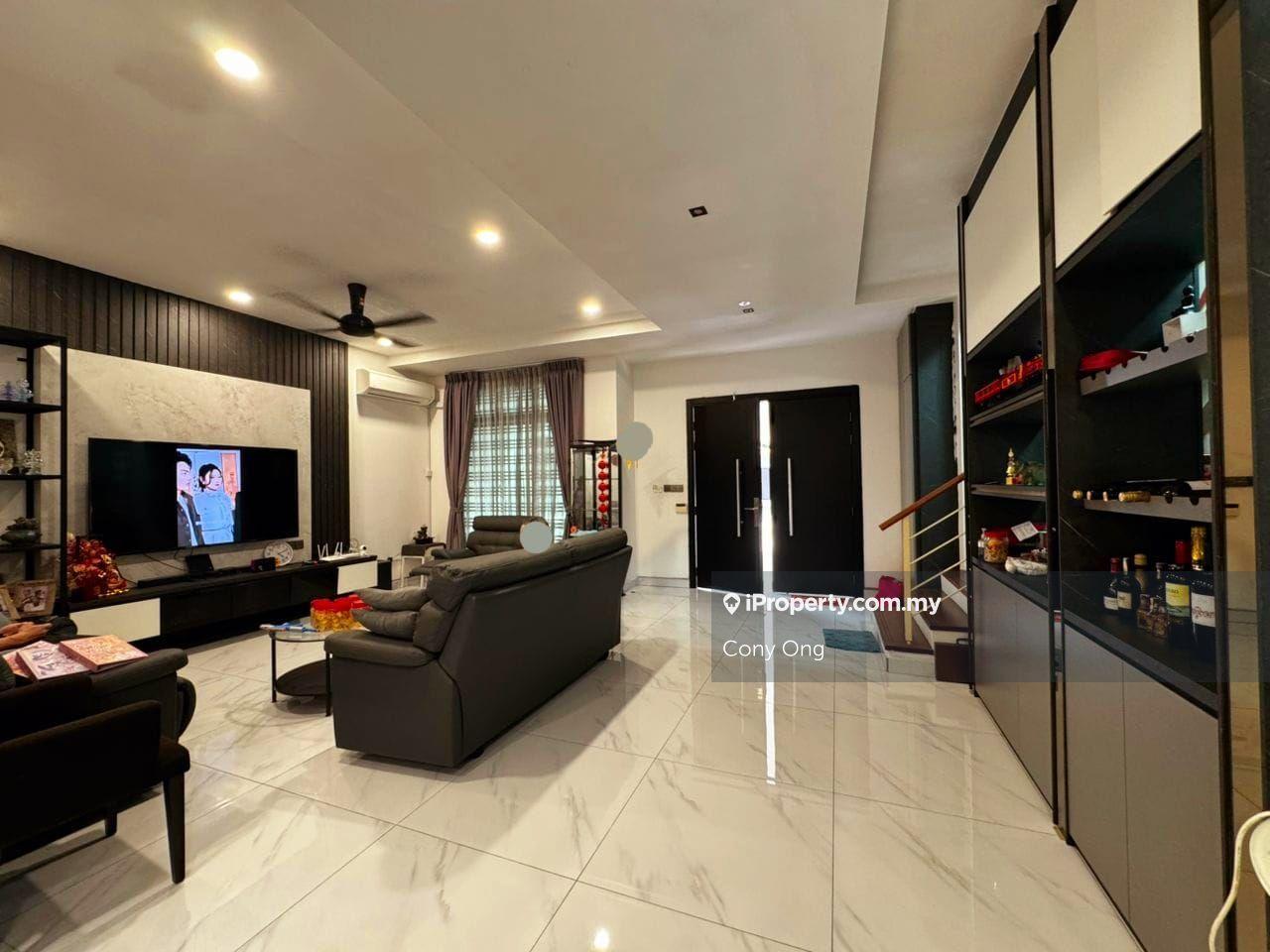 Sutera Pulai,Sutera Utama,Double storey cluster,renovated unit