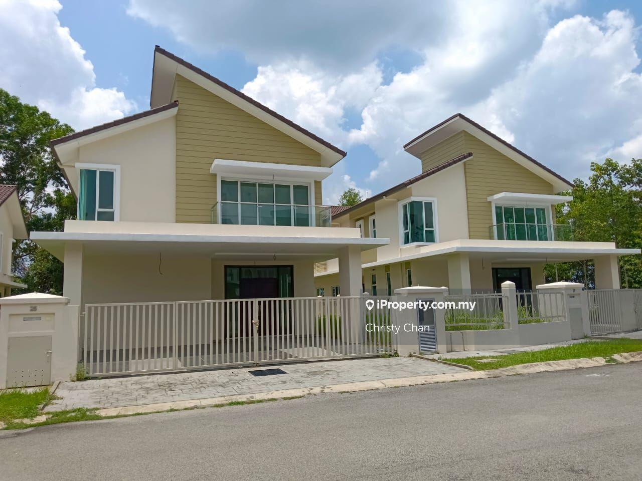 Brand New Bungalow Villa Heights Taman Equine, Club House for Sale 