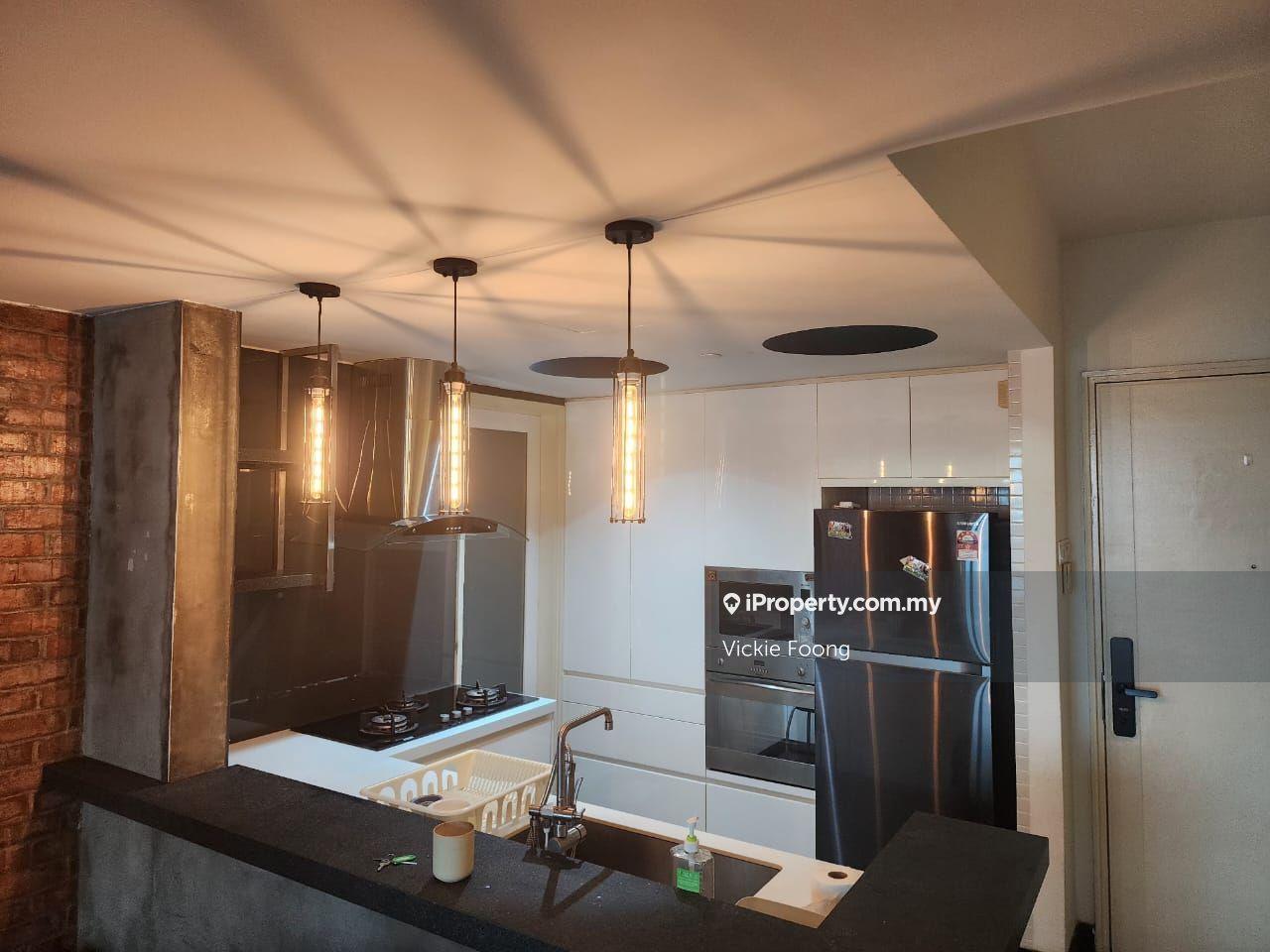 Izen Kiara Corner Unit ID reno & design 2 single car park for sale