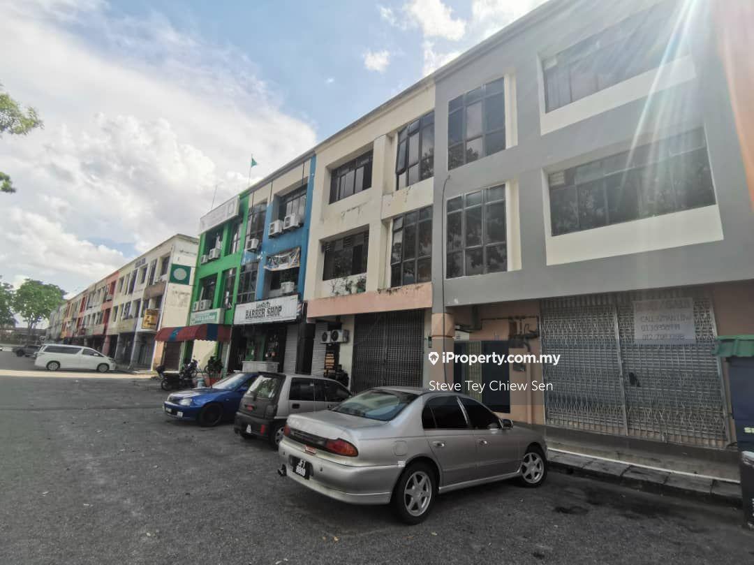 Taman mawar Three storey shoplot Facing Main Road for sale