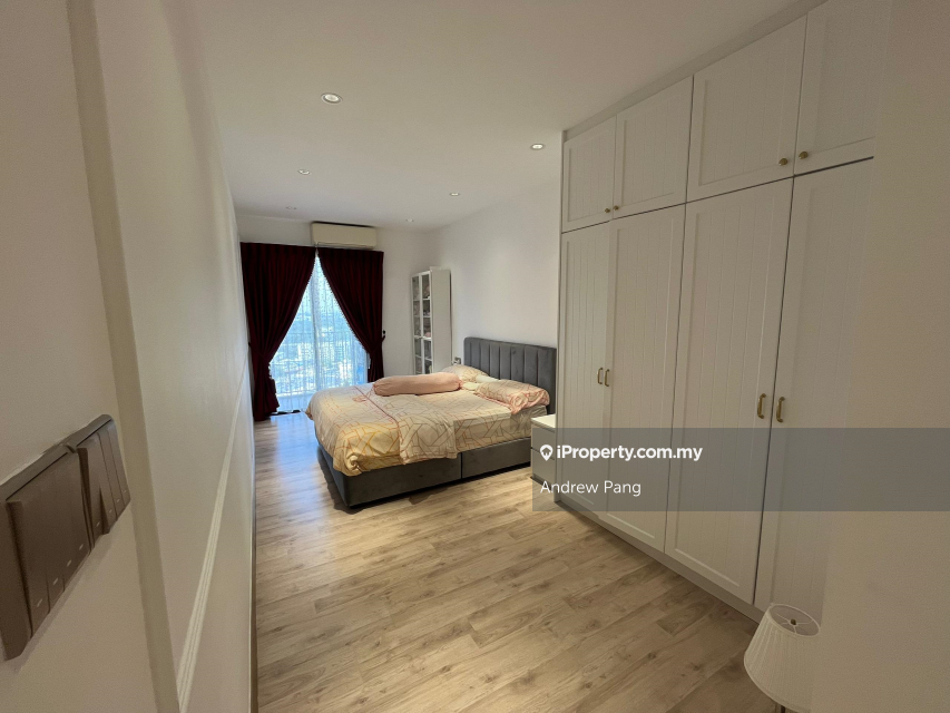 Partial Furnished 3 Bedroom Unit in Emporis