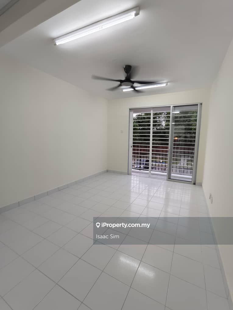 Villa Court 3 Rooms 2 Bathrooms For Rent