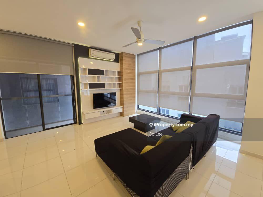 Near MRT, Level 12 Corner unit, Good for investment