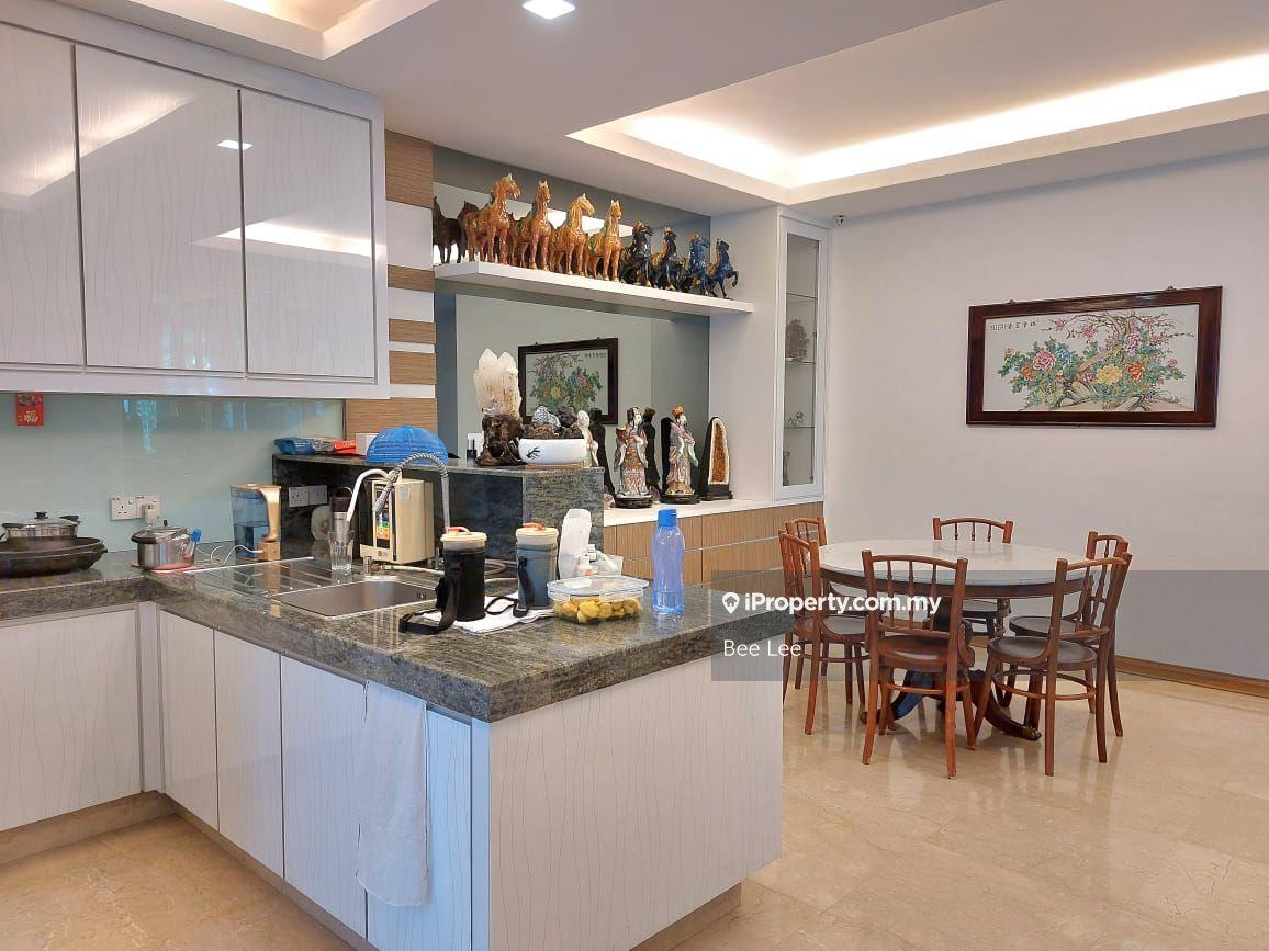 Fully extended unit with big garden