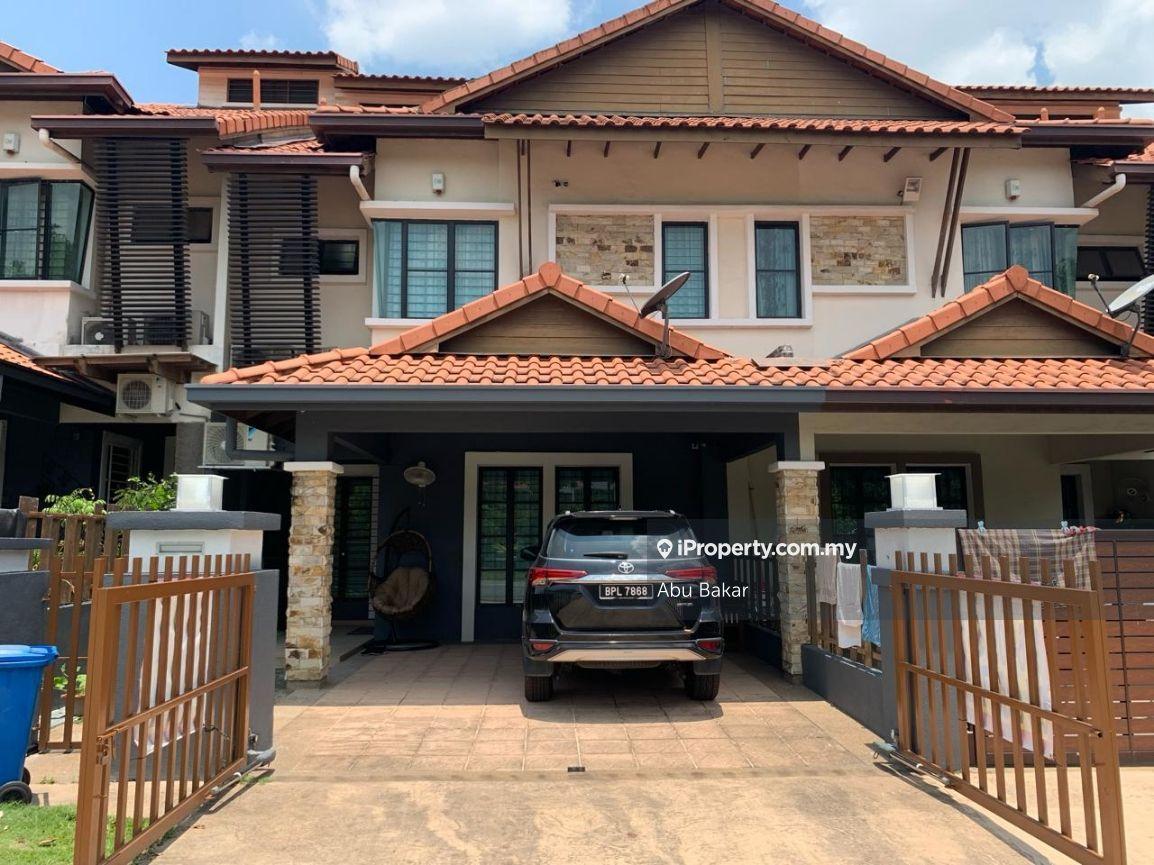 Fully Furnished Double Storey Superlink in Alam Impian