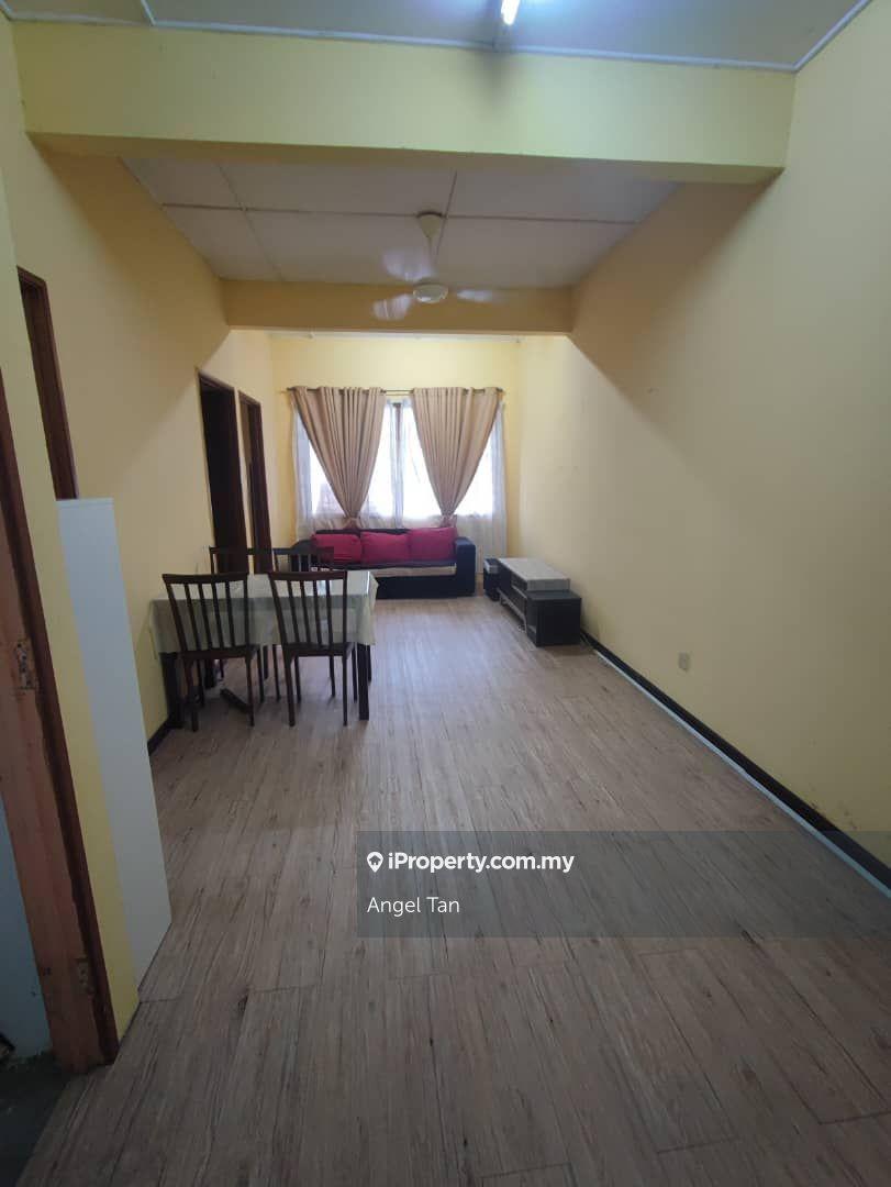 Semi Furnished 3r2b Sri Dahlia Apartment Good Condition & Location 
