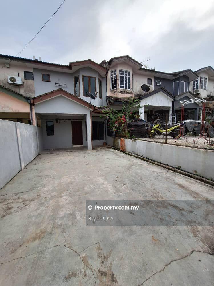 For Rent 2 Storey Taman saujana puchong ,18 x 65, 4 R 3 B, Puchong