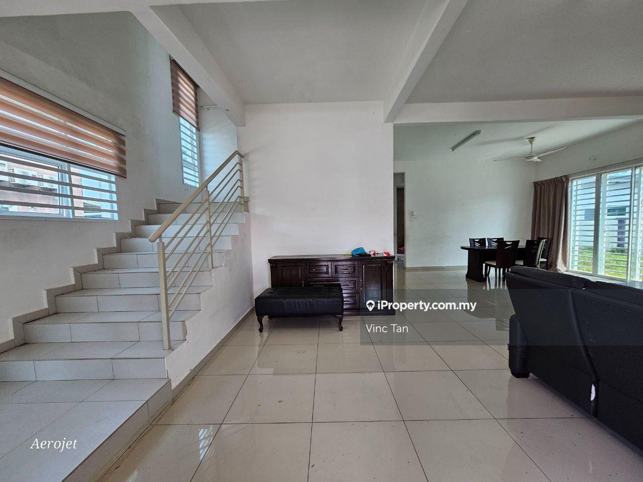 A Renovated Bungalow looking for new owner! View to offer the price!