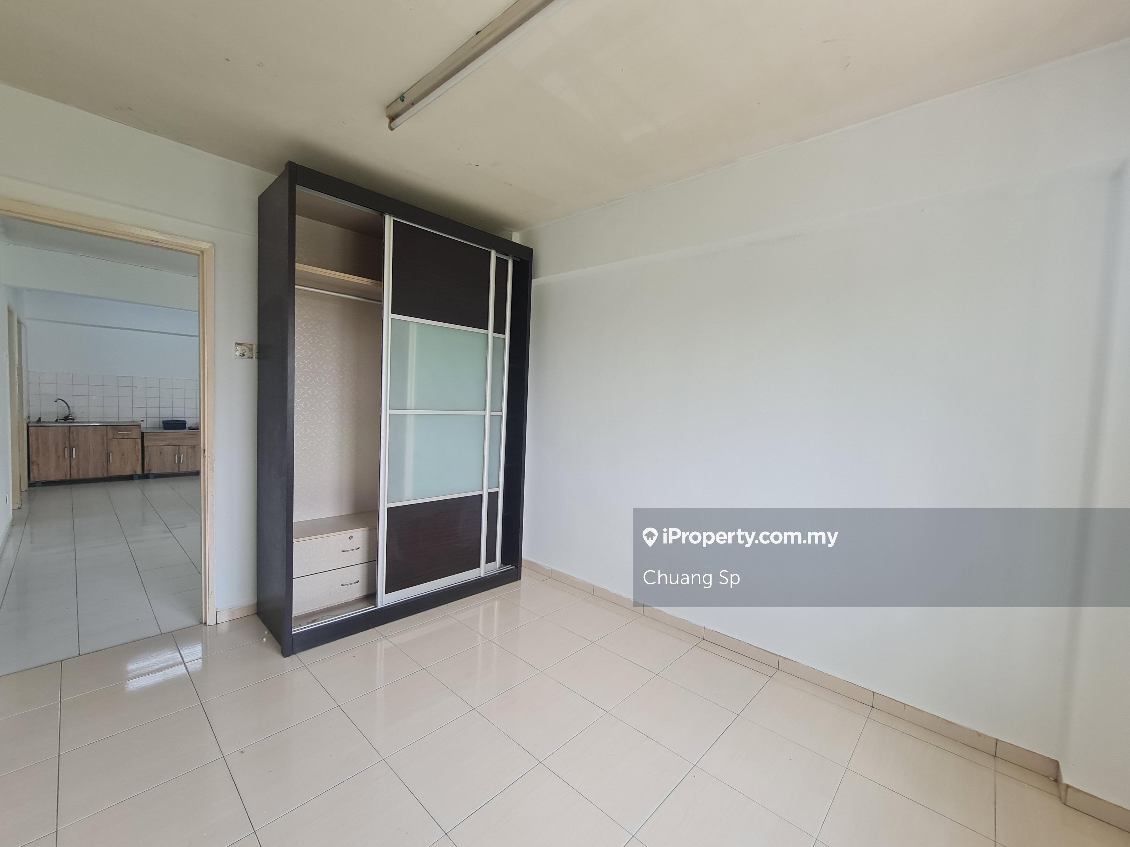 Aman satu apartment to let newly repainted neat and new
