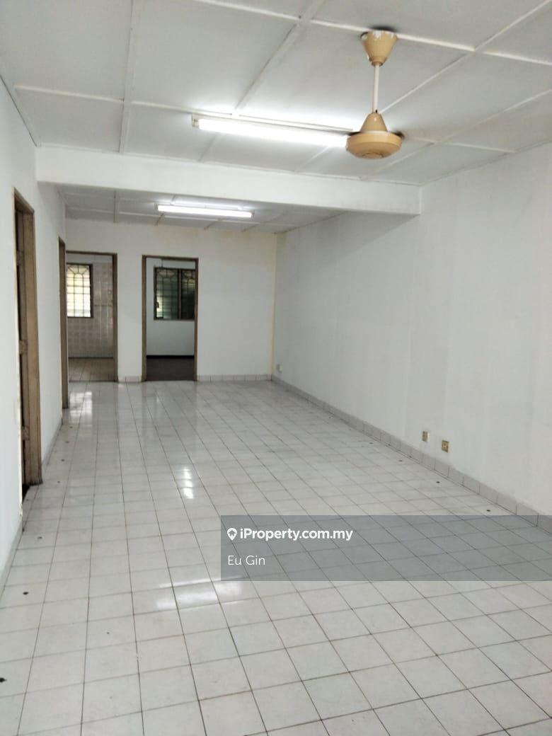 Section 20 @ Shah Alam jalan Landak very nice single storey for sale