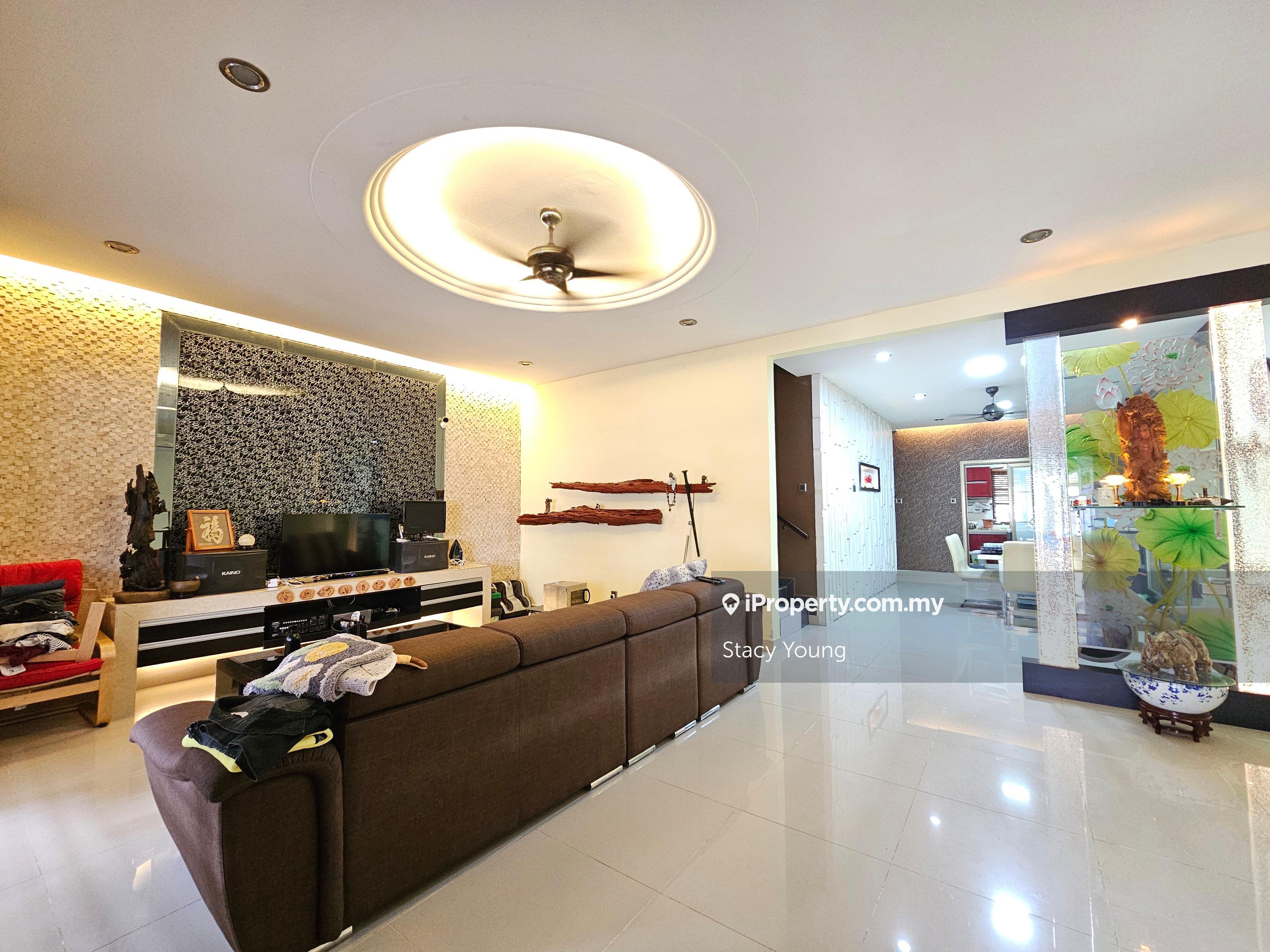Double sty fully renovated superlink at Cheras Vista