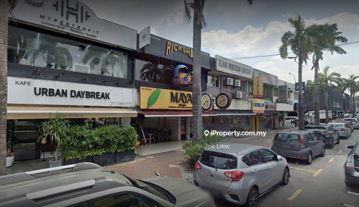 Ground Floor, Jalan Telawi Shoplot for Rent!