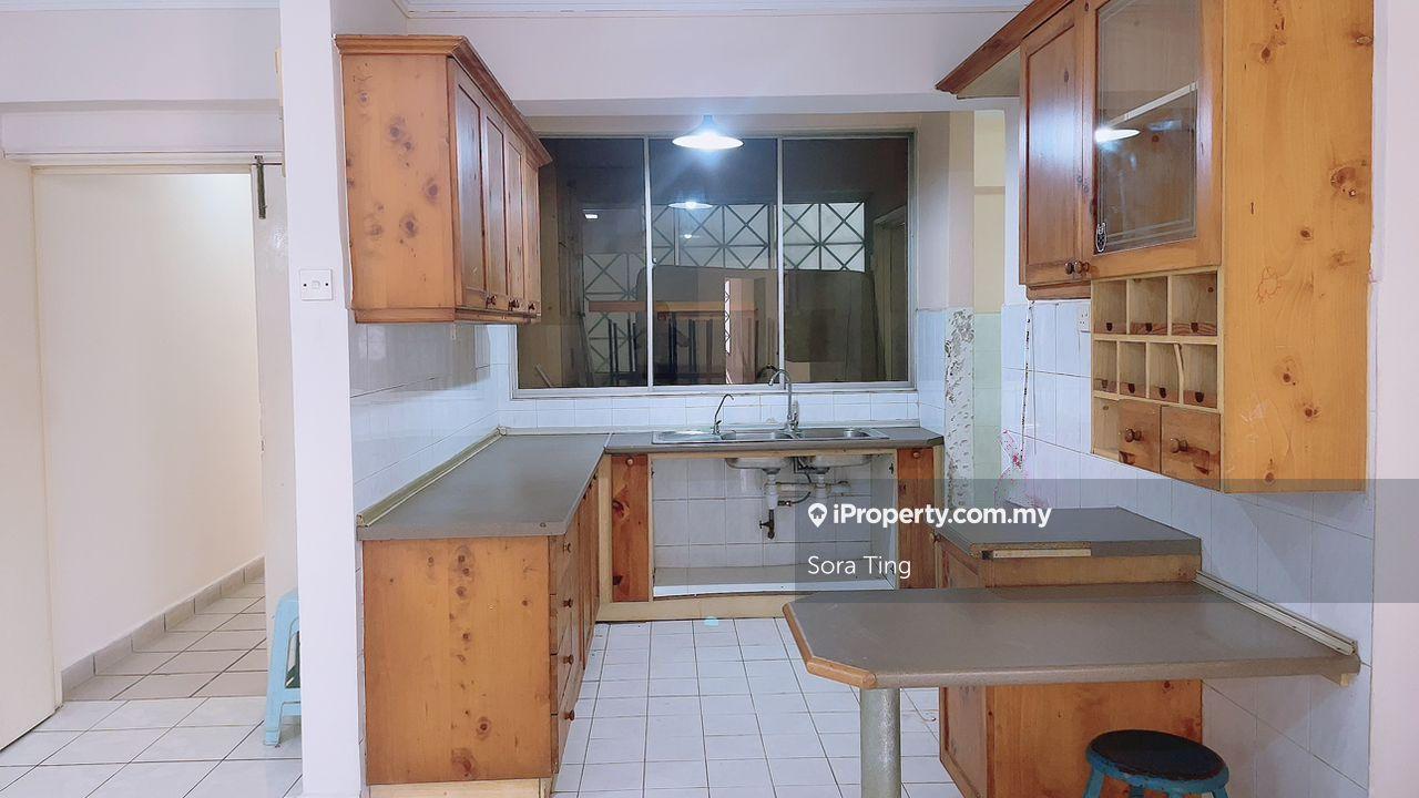 Condo Kelana D'Putera Near Paradigm Mall Lembah Subang Kelana Jaya LRT