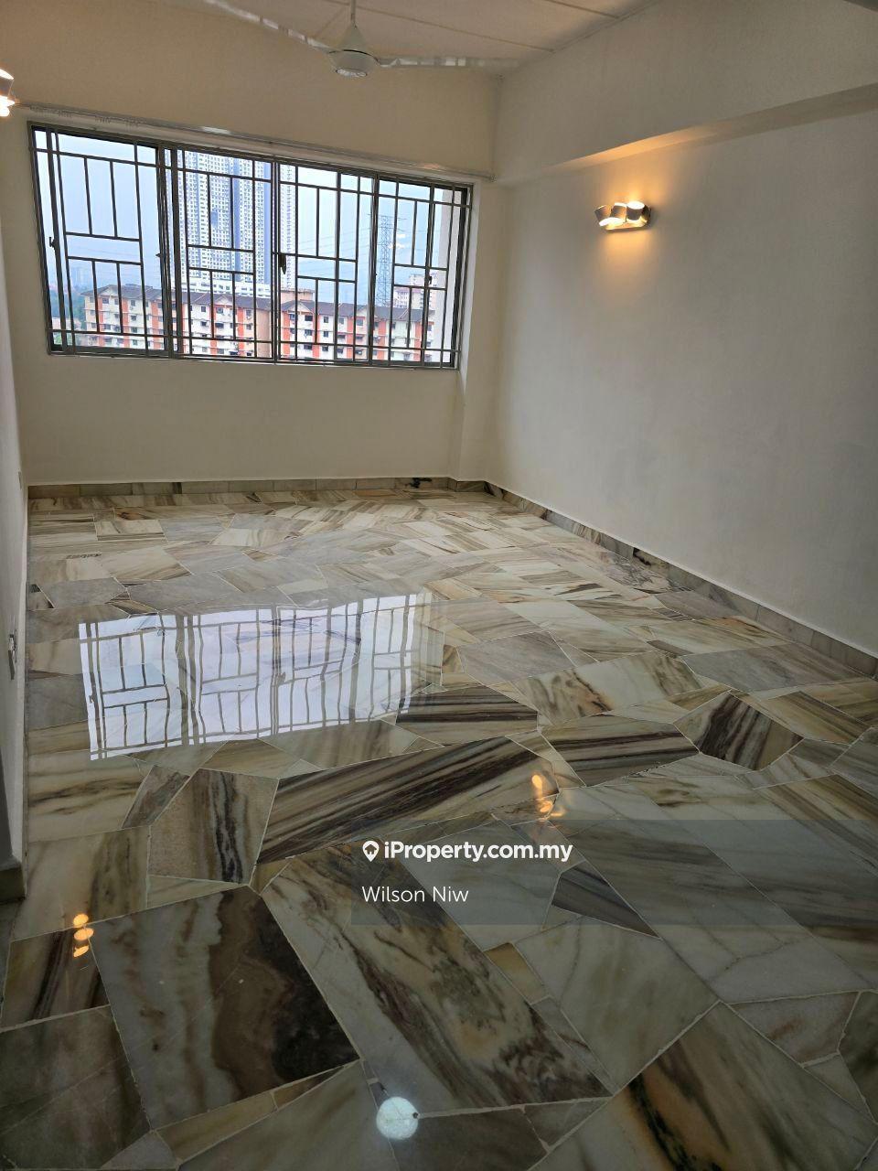 Don't Miss It Permai Ria Condo , Walking Distance to MRT