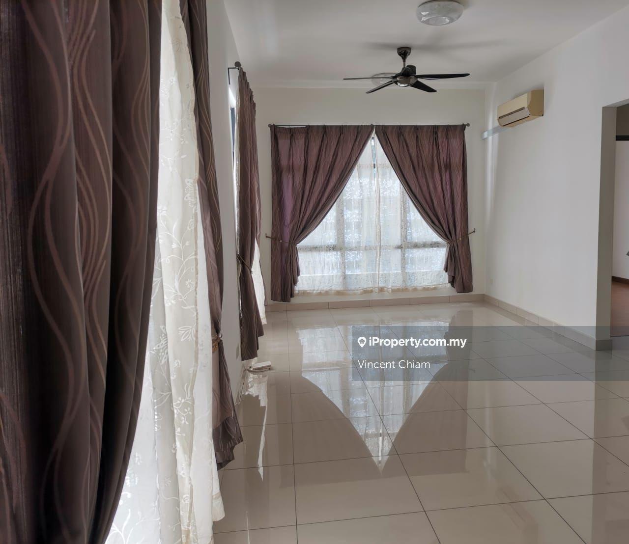 Well Maintained, Short Walk to Mall, MRT & LRT, Eateries, Banks, Shops