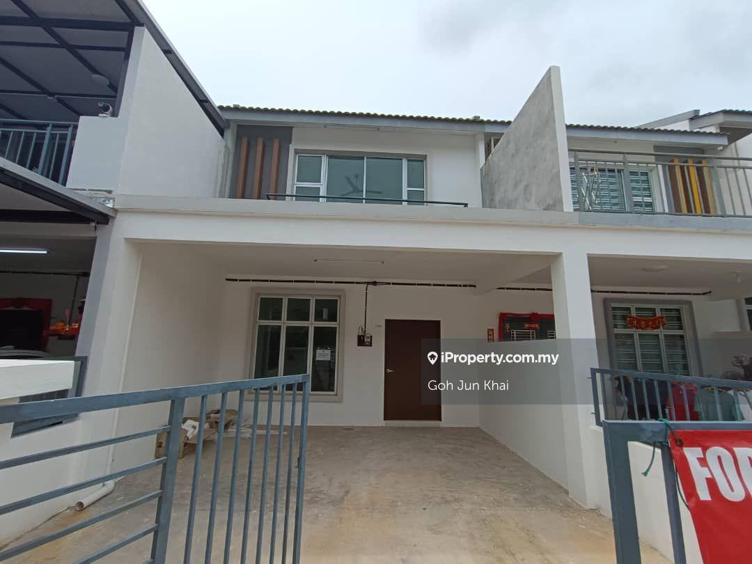 Double Storey Terrace House @ Bandar Scientex Jasin / Merlimau