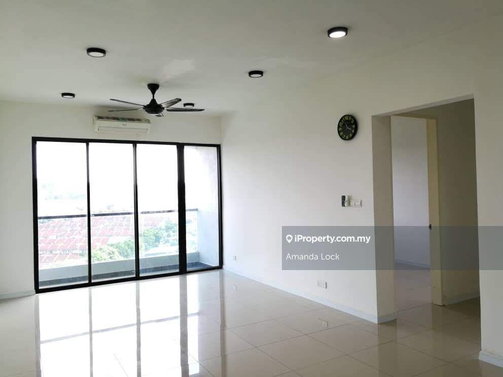 Paragon 3 partly furnished private lift at Equine Park Seri Kembangan 