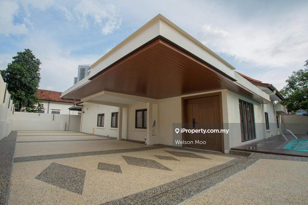 Single storey bungalow @ Freehold @ Renovation 