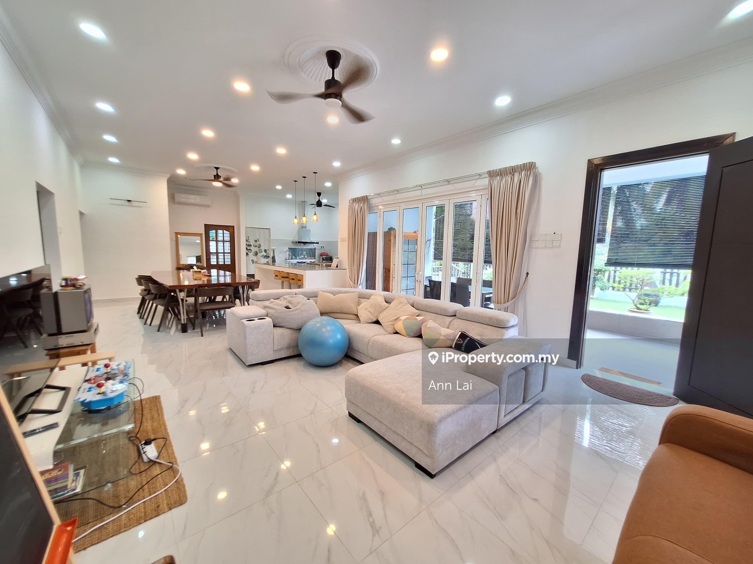 Nice Renovated and Extended Single Storey Bungalow, Great Environment