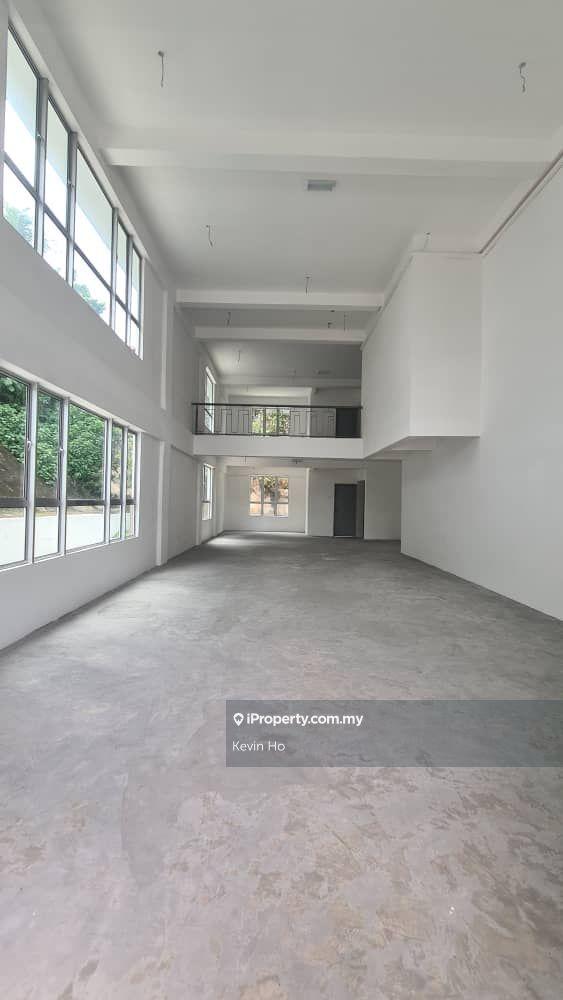 Old klang road front road facing brand new shoplot, 5 min to midvalley