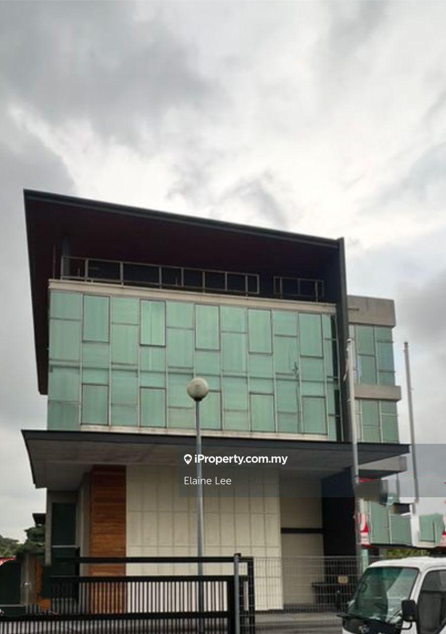 Latitude USJ 19 semi-detached factory