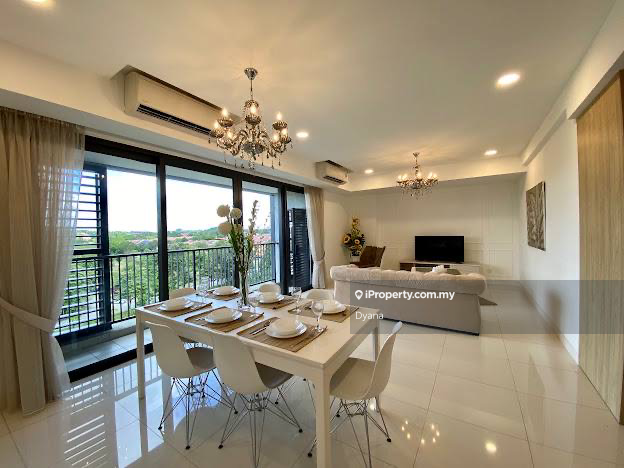 Partially Furnished Radia Residence (1523sf 4r 3b 4cp) 