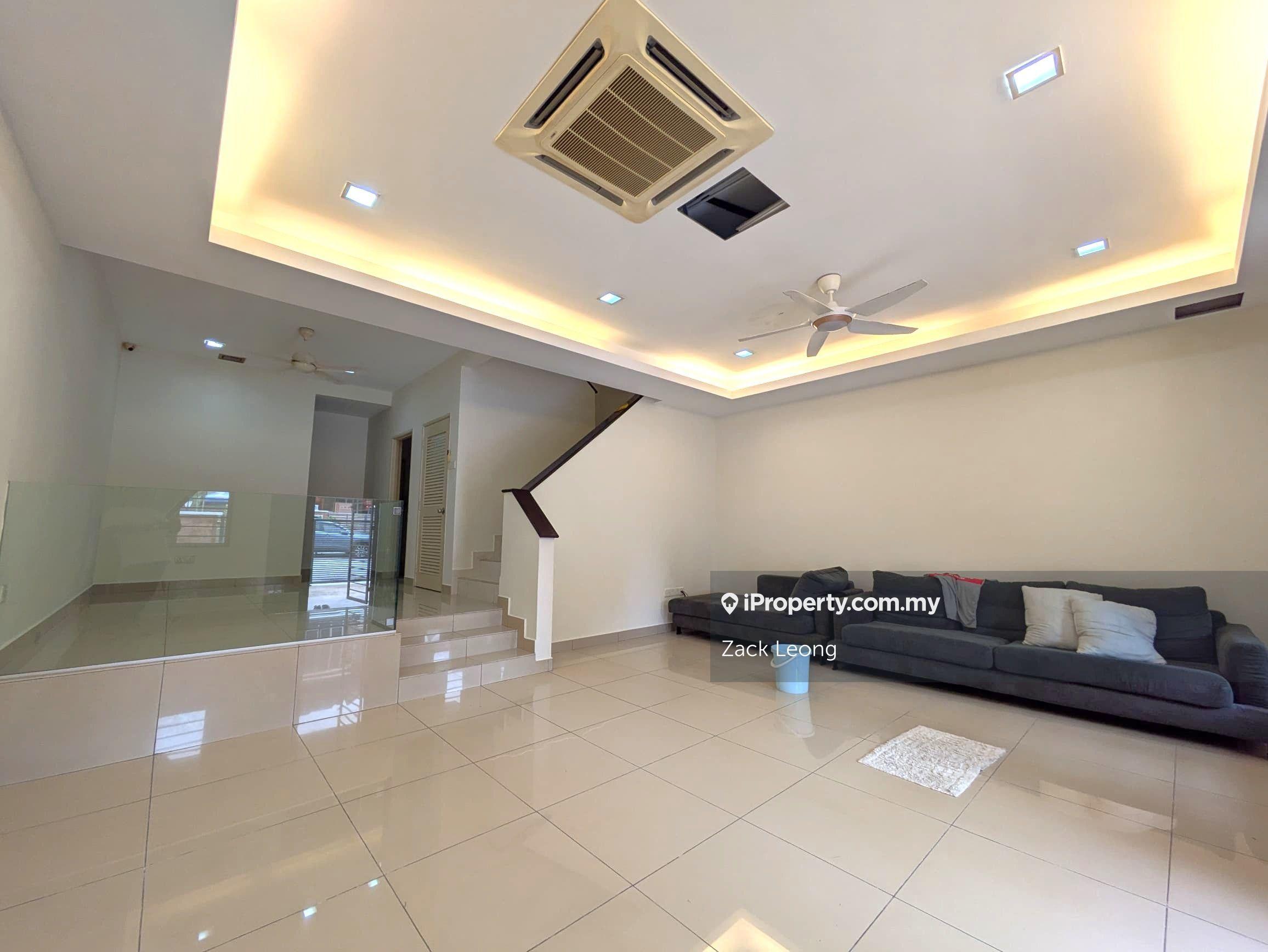 20 x 70 Freehold modern design 2 storey Fully Extended Kitchen