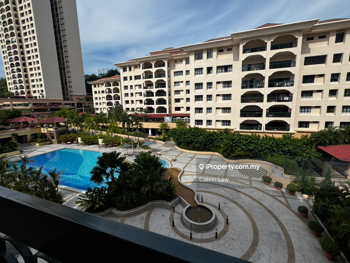 Low rise facing pool view nice view cozy