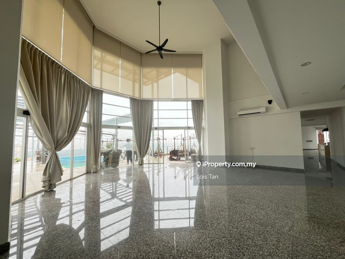 Newly listed. Partially furnished 