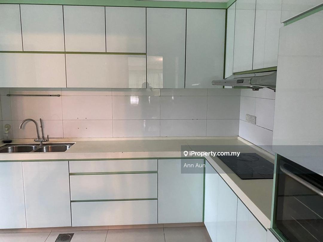 4 rooms 3 bathrooms 2 carparks rm4k