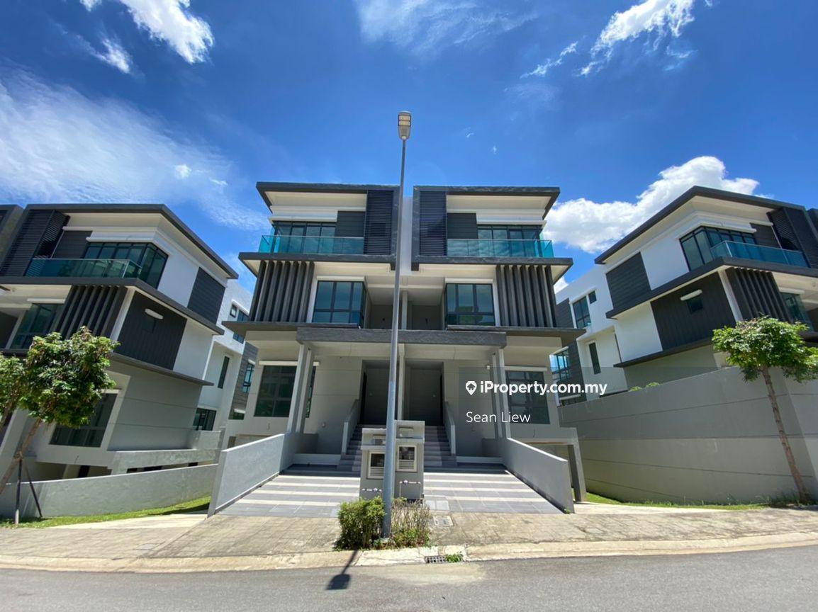 Semi-D house for Sale