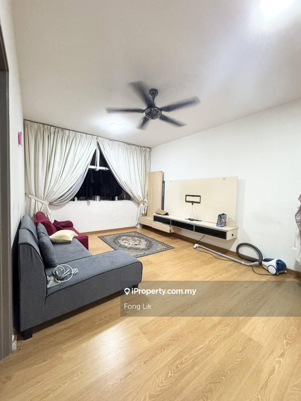 High Floor @ Renovated Unit 