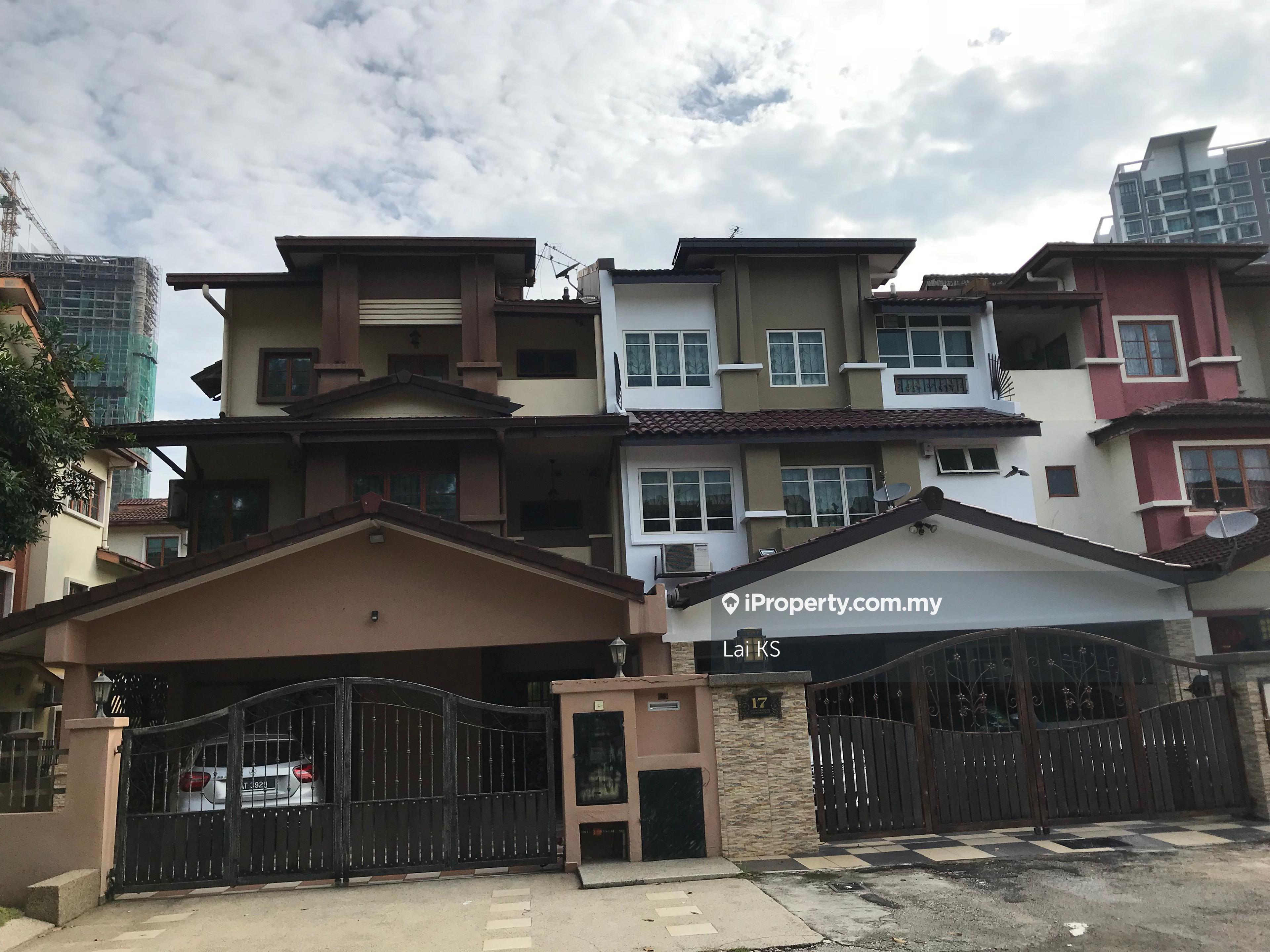 Terrace house for Sale