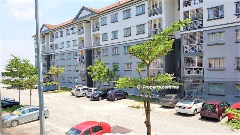 Ground Floor,Freehold,Built in kitchen cabinet,100% Loan,Well maintain
